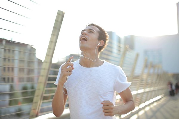 Comment Bien Expliquer la Maladie Cœliaque à Votre Entourage : Guide Pratique et Clair